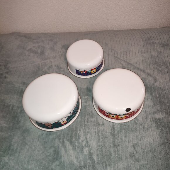 Christmas Nesting Bowls - Picture 7 of 11